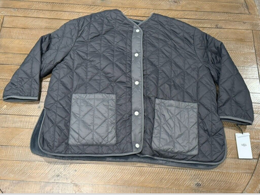 UGG Women's Amilea Reversible Black/Gray Faux Fur Quilted Jacket - Size M - NWT